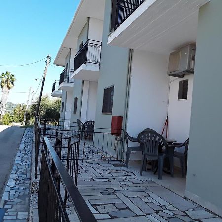 Athanasios Tsoumas Apartments Кастросикия Экстерьер фото