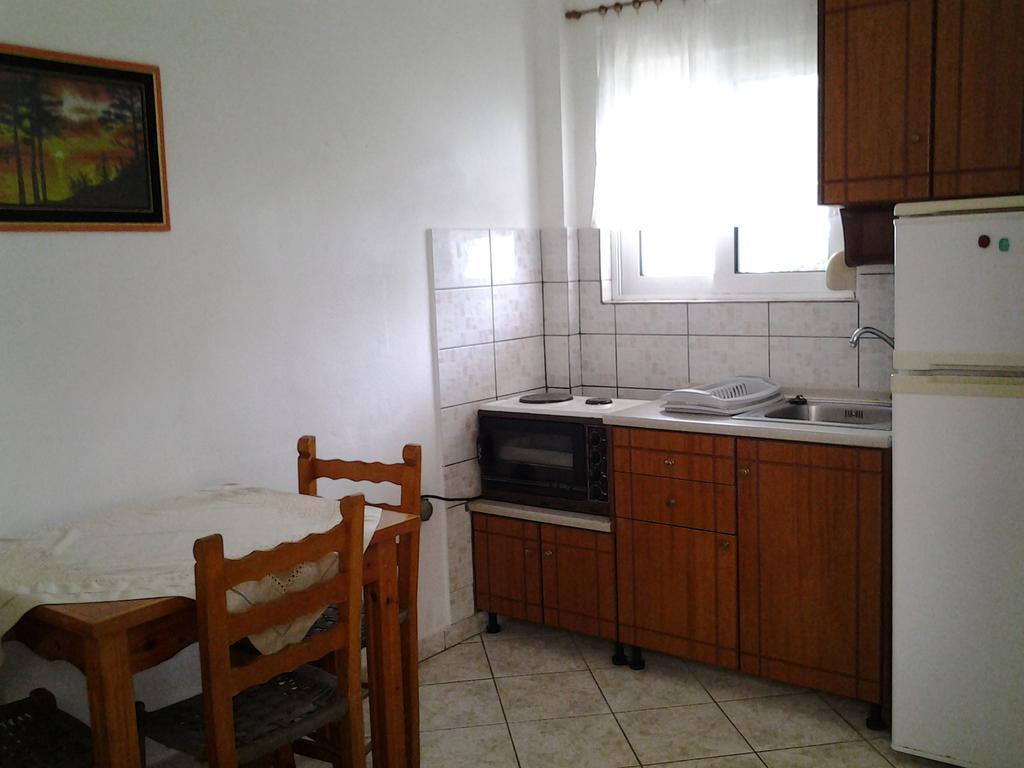 Athanasios Tsoumas Apartments Кастросикия Экстерьер фото