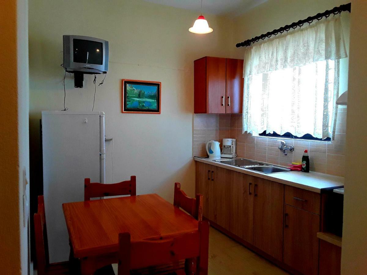 Athanasios Tsoumas Apartments Кастросикия Экстерьер фото