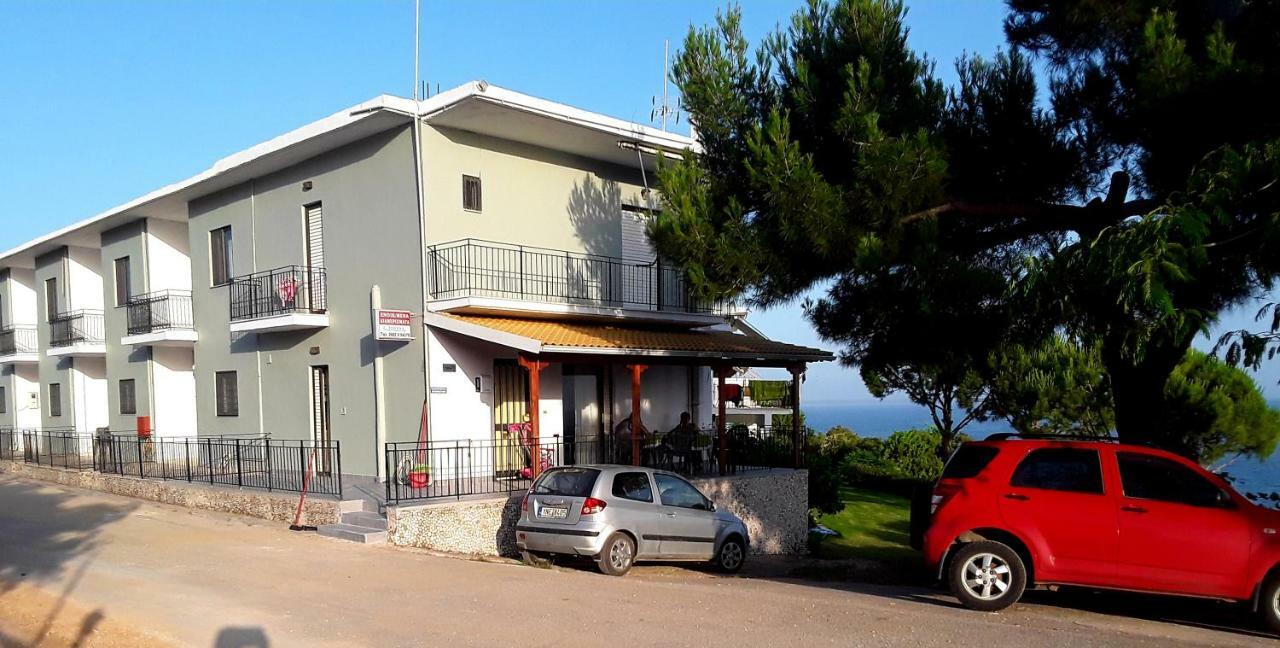 Athanasios Tsoumas Apartments Кастросикия Экстерьер фото
