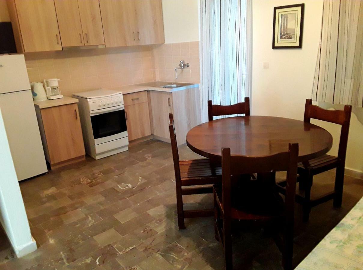Athanasios Tsoumas Apartments Кастросикия Экстерьер фото