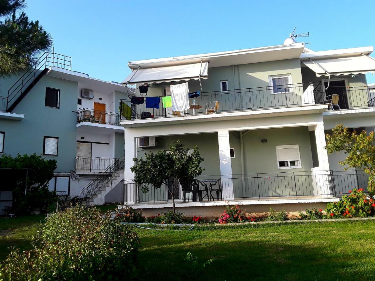 Athanasios Tsoumas Apartments Кастросикия Экстерьер фото