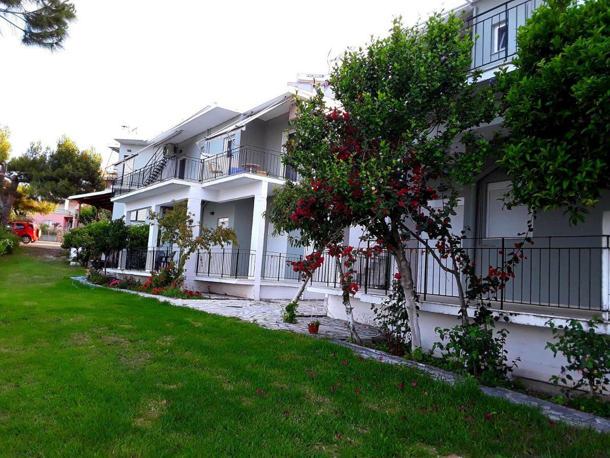 Athanasios Tsoumas Apartments Кастросикия Экстерьер фото